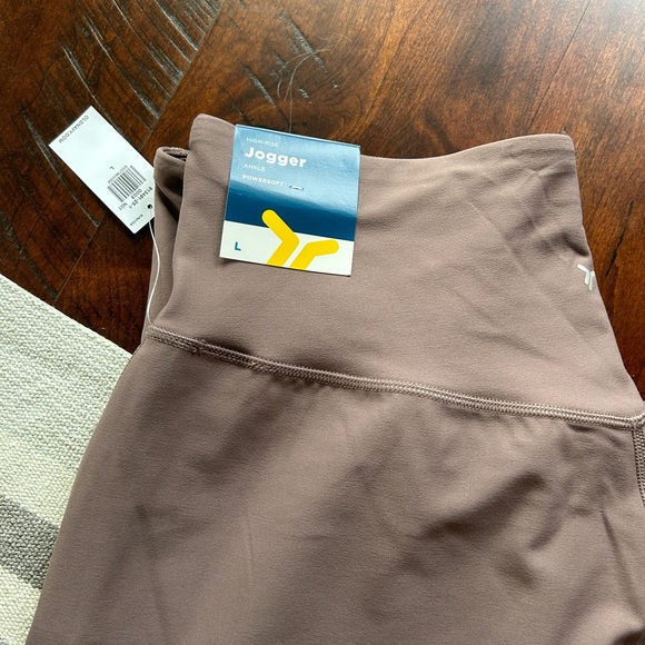 Old Navy Women's Powersoft Joggers Size Large NWT - Picture 2 of 9